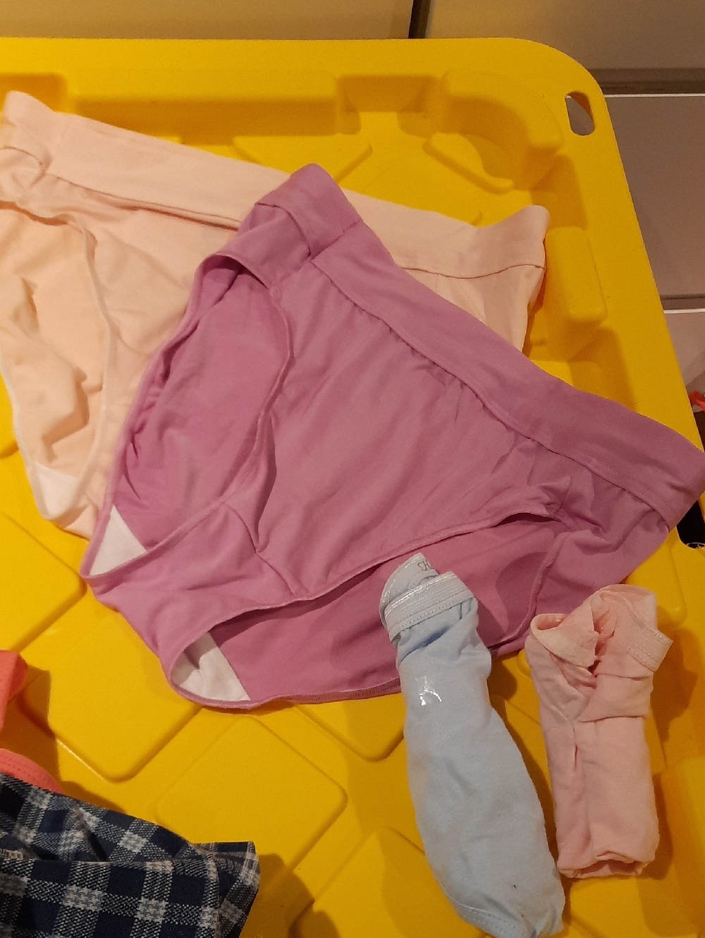 NWOT Lot OF 4 Hanes Panties Size Med 6 Underwear 2 Tummy Helpers One 100% Cotton